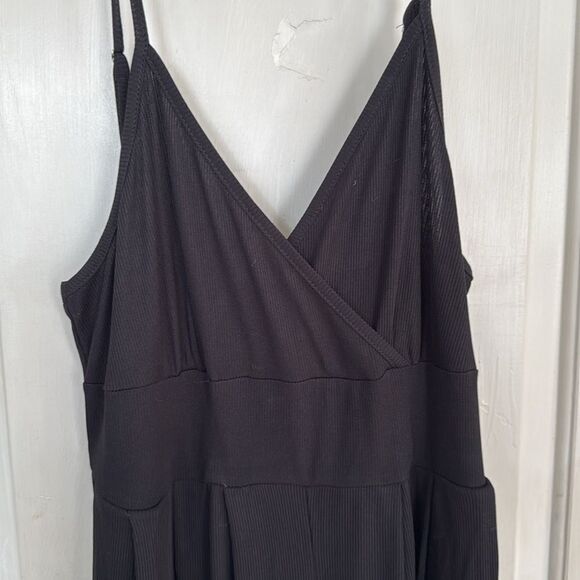 Black ribbed jumpsuit - Picture 2 of 5